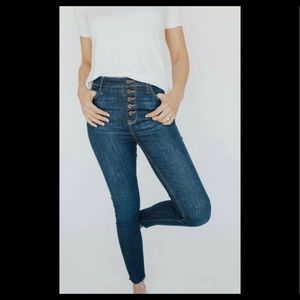 Carly Jean Los Angeles Carter jeans size 1